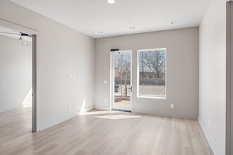 Building Photo - 1090 Haysboro Ave