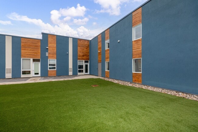 Building Photo - Parry Sound Place Inc
