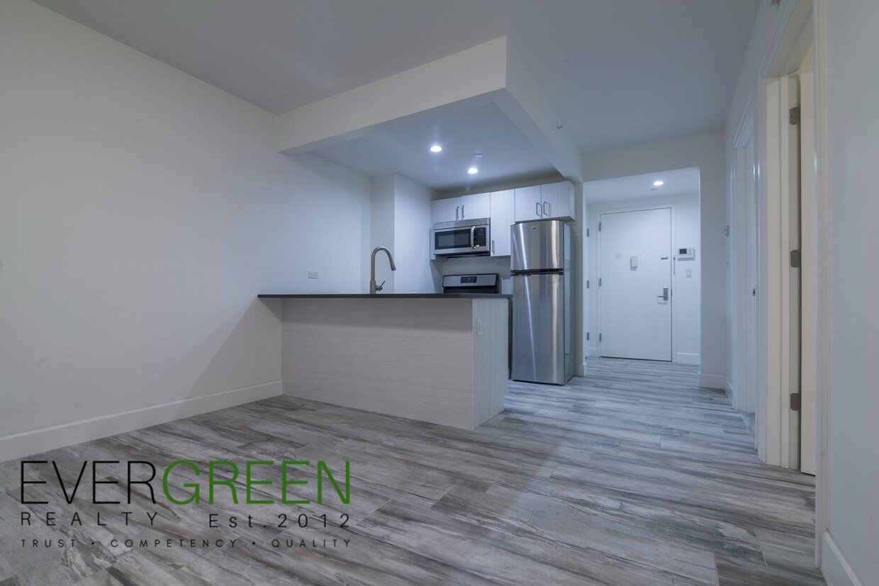 Foto principal - 106 Remsen Ave