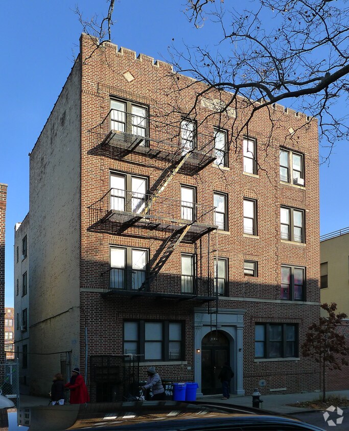 Building Photo - 83-85 E 94th St