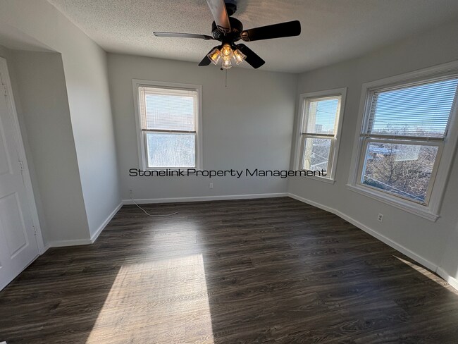 Foto del edificio - 21 Kenyon Ave