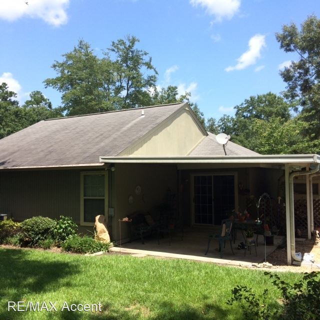 Building Photo - 2 br, 1 bath House - 99 Blue Heron Court