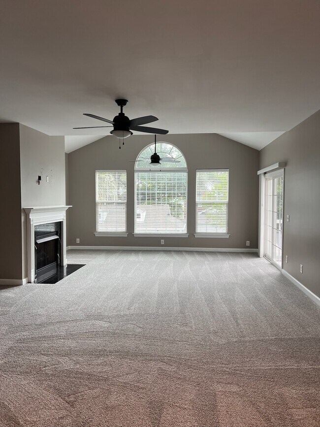 Foto del edificio - 101 Golf View Ln