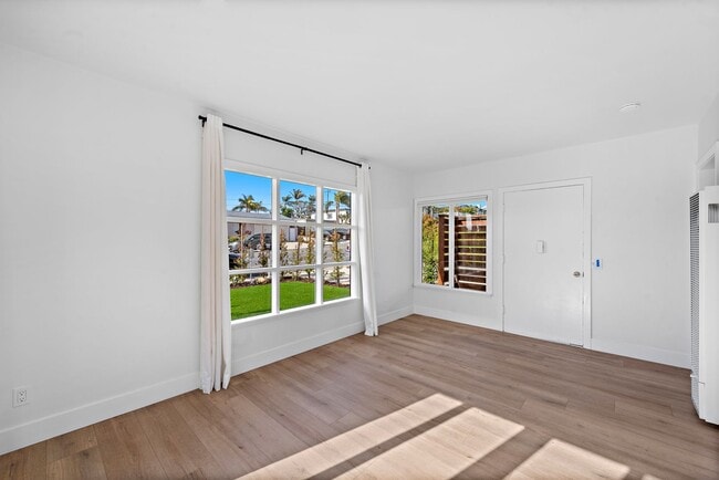 Building Photo - 108 Avenida Dolores