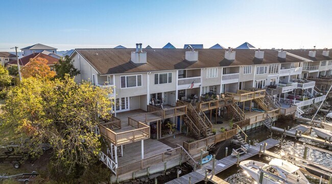 Foto del edificio - 202 Snug Harbour Dr