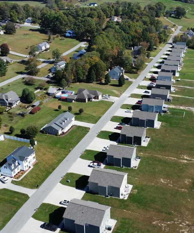 Building Photo - 261 Fairway Dr