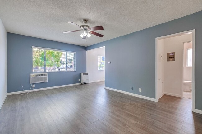 Interior Photo - 2485 Venice Blvd Venice Blvd Apartment