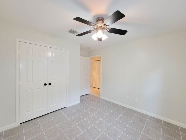 Foto del edificio - Beautiful Home with a Smart, Functional Floor Plan!