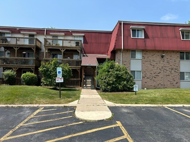 Foto del edificio - 1875 Tall Oaks Dr