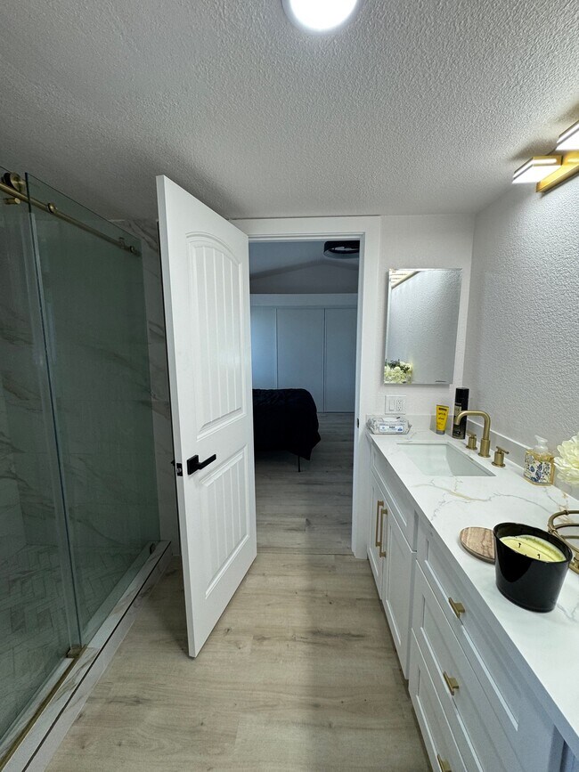 Foto del edificio - 1565 Joanne St