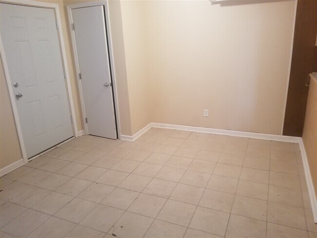 Foto del edificio - 6640 Applegate St