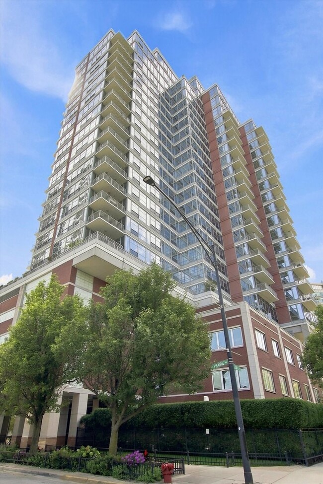 Building Photo - 1600 S Prairie Ave