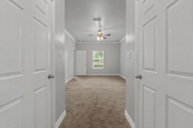 Foto del edificio - 113 Magnolia Ln