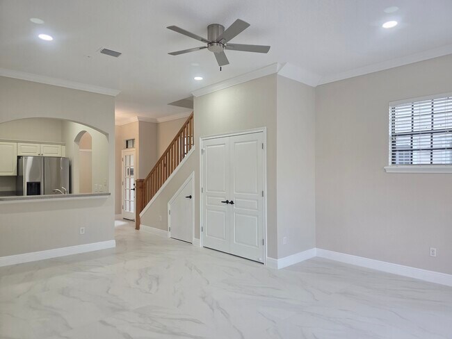 Foto del edificio - 637 Hillcrest St