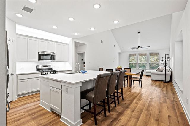 Building Photo - 3952 Oak Crk Cir