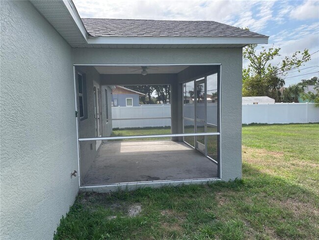 Building Photo - 10136 Willmington Blvd