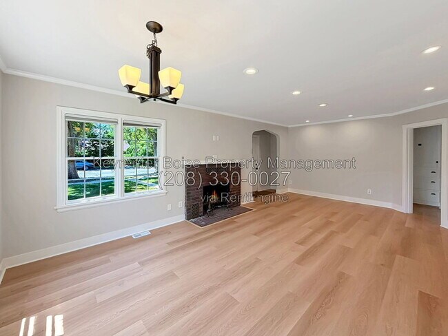 Foto del edificio - 2208 W State St