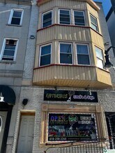 Building Photo - 139 N 7th St