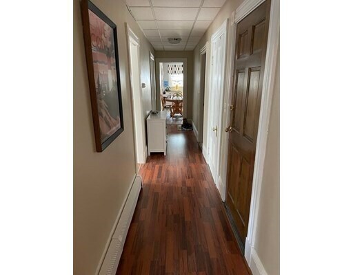 Building Photo - 10 Custer St