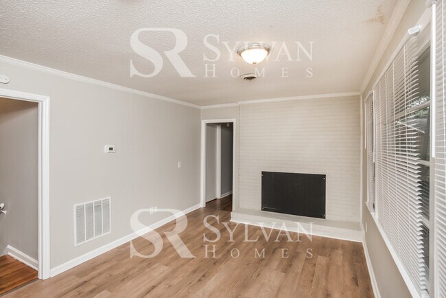 Foto del edificio - Prepare to be impressed by this 4 bedroom,...