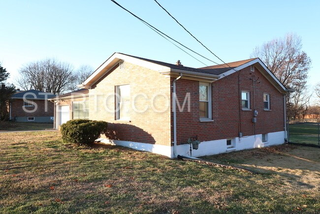Building Photo - 1755 Parker Rd