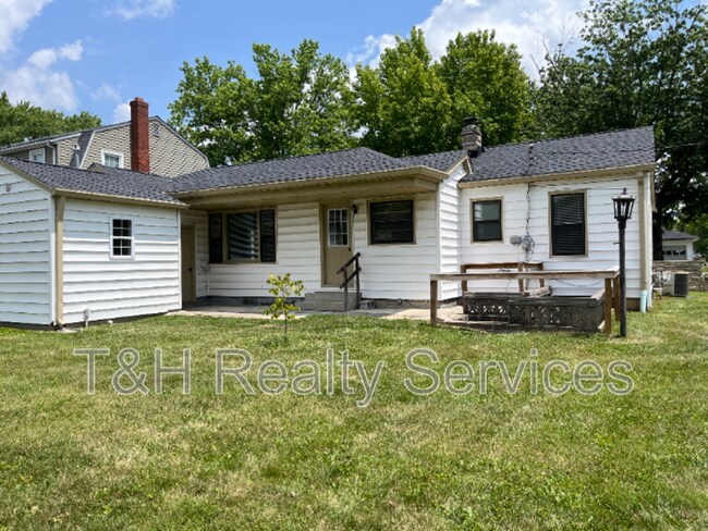 Building Photo - 238 N Mill St