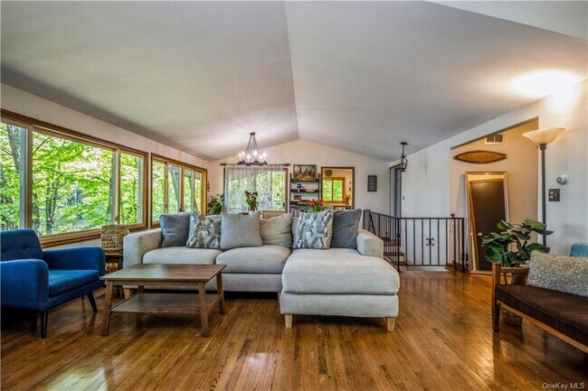 Foto del edificio - 142 Old Forge Dr