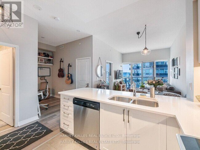 Building Photo - 39 Annie Craig Dr