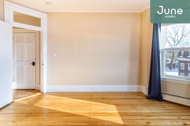 Foto del edificio - ROOM ONLY in 4-bed/1.0-bath Home
