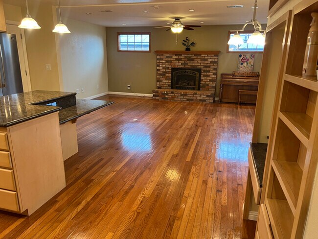 Building Photo - 451 Dale Rd