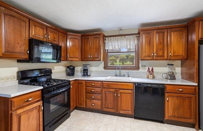 Foto del edificio - 3 Meadowbrook Rd