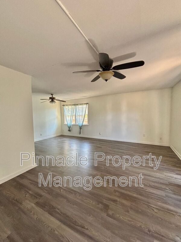 Foto del edificio - 806 N Jackson St