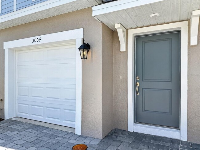 Building Photo - 3004 Jessamine Dr