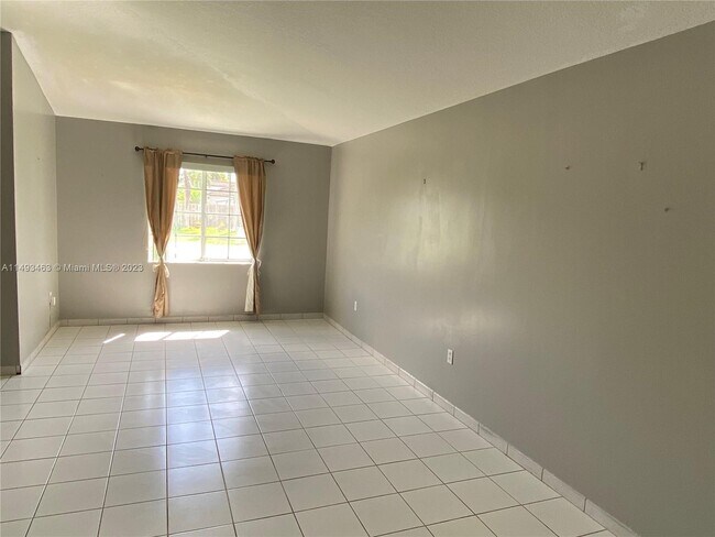 Building Photo - 17136 SW 143rd Pl