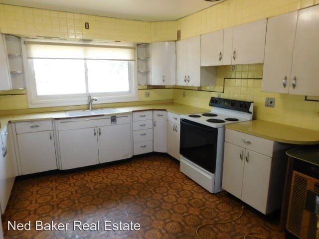 Building Photo - 4 br, 1 bath House - 15854 Silver Falls Hwy.