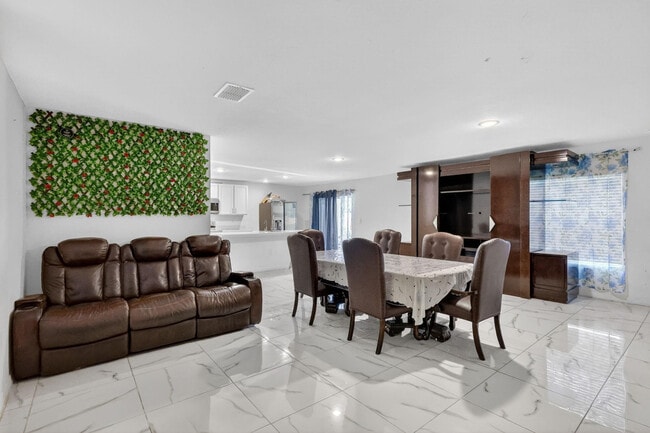 Building Photo - 7490 Penny Ln