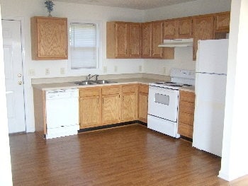 Building Photo - Tillman & Lakeside Apartments