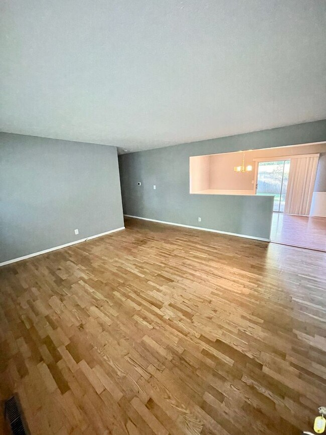 Foto del edificio - LEASING