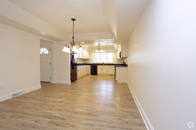 3BR - Dining Area - Pineloch Estates Apartments