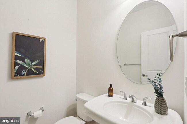 Foto del edificio - 506 Lakeview Ct