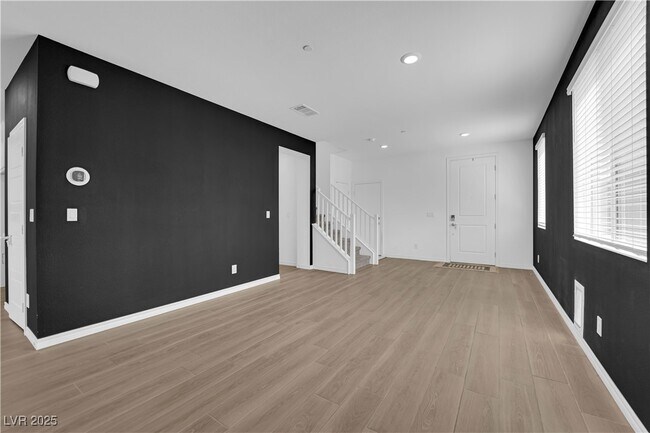 Building Photo - 195 Vander Rdg St