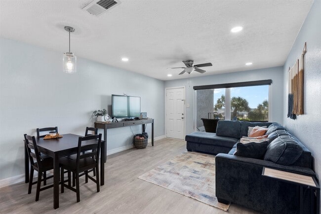 Foto del edificio - 7600 Seawall Blvd