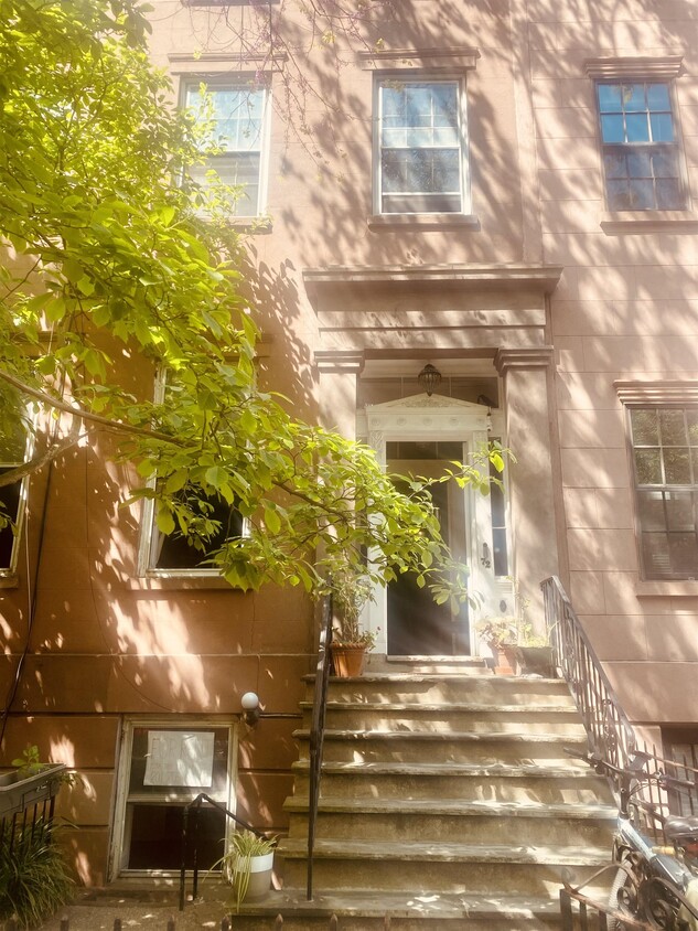 Primary Photo - 72 Sussex St