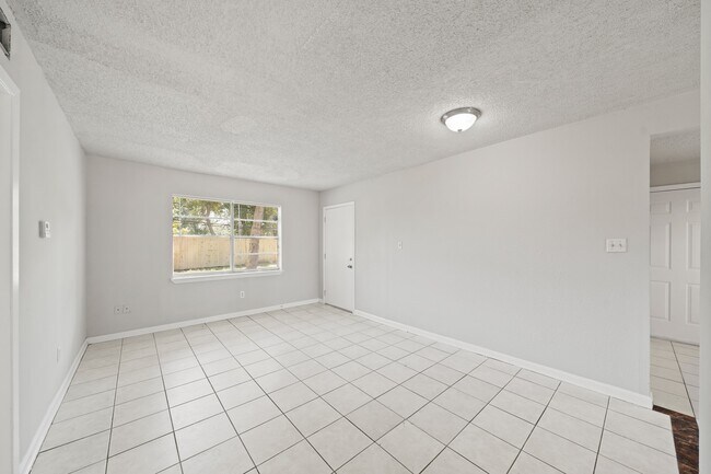 Foto del edificio - 3203 Ripplebrook Dr