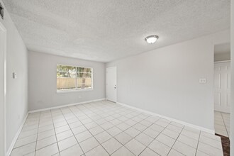 Building Photo - 3203 Ripplebrook Dr Building Photo - 3203 Ripplebrook Dr