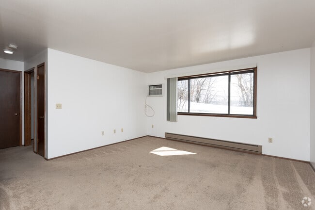 2BR, 1.5BA - Tosa Village
