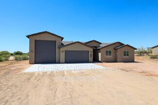 Building Photo - 13865 E Peak View Rd
