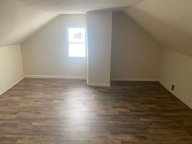 Foto del edificio - Coming Soon! 2-3 Bedroom 2 Bath House-York...