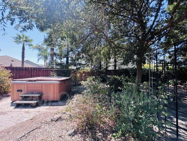 Building Photo - 2011 Kona Way