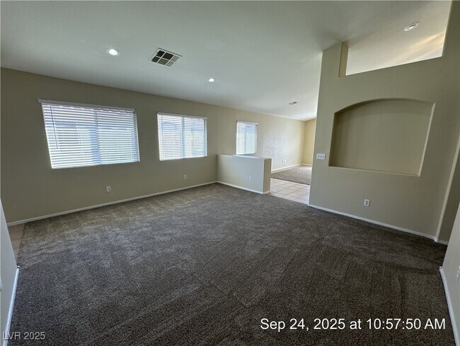 Foto del edificio - 1025 Whispering Birch Ave